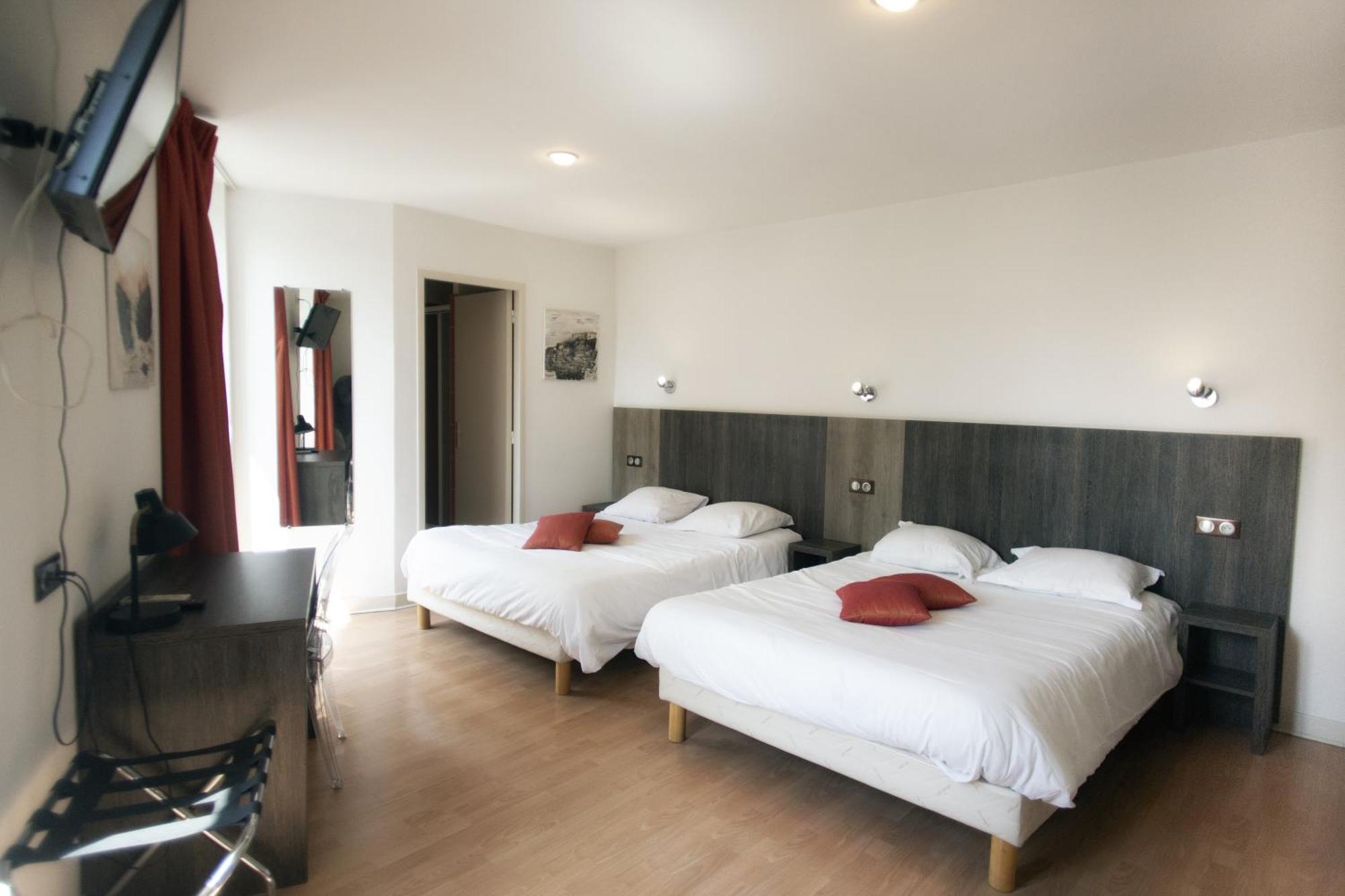 Le Victor Hugo - Hotel Et Restaurant - Logis Hotels Saint-Céré Dış mekan fotoğraf