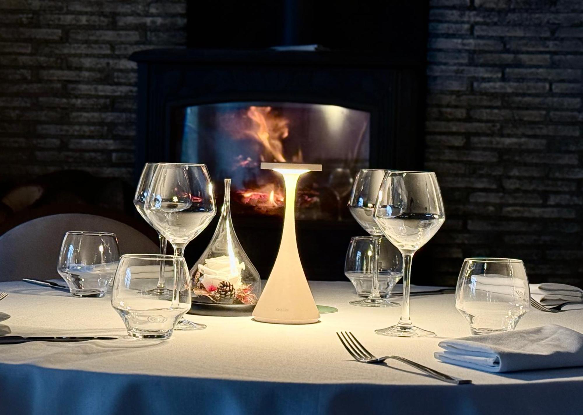 Le Victor Hugo - Hotel Et Restaurant - Logis Hotels Saint-Céré Dış mekan fotoğraf