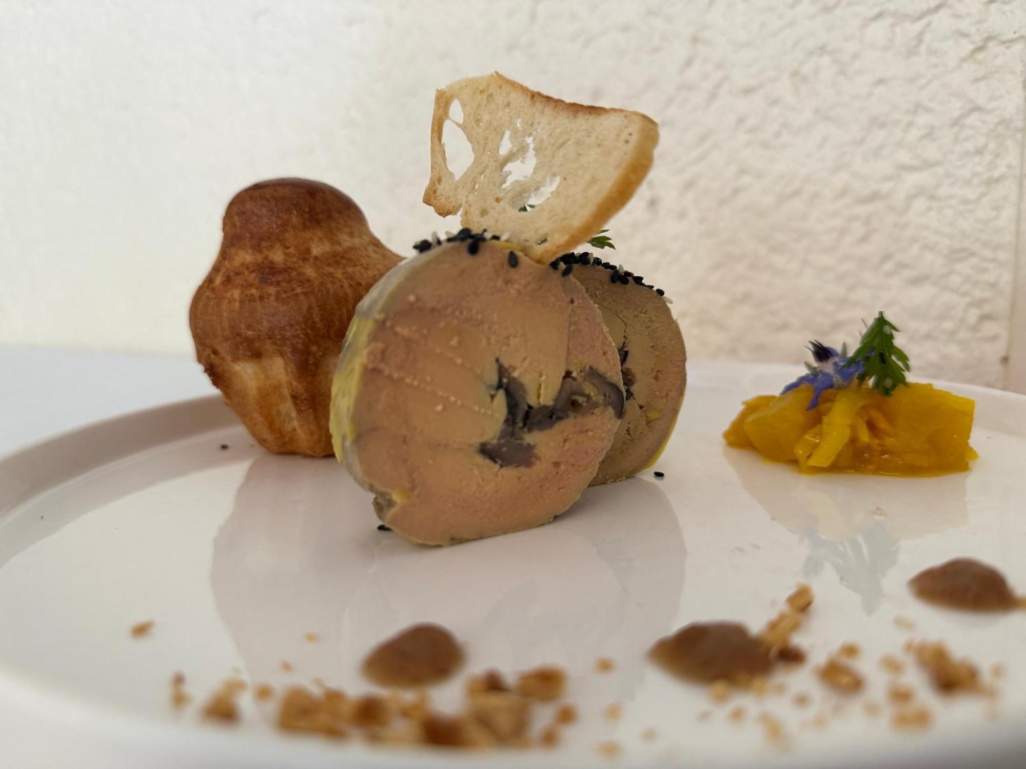 Le Victor Hugo - Hotel Et Restaurant - Logis Hotels Saint-Céré Dış mekan fotoğraf
