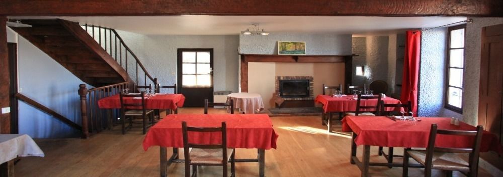 Le Victor Hugo - Hotel Et Restaurant - Logis Hotels Saint-Céré Dış mekan fotoğraf