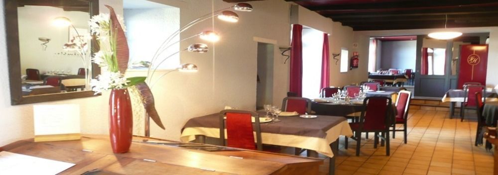 Le Victor Hugo - Hotel Et Restaurant - Logis Hotels Saint-Céré Dış mekan fotoğraf