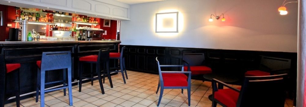 Le Victor Hugo - Hotel Et Restaurant - Logis Hotels Saint-Céré Dış mekan fotoğraf