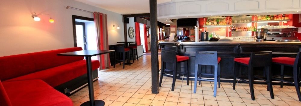 Le Victor Hugo - Hotel Et Restaurant - Logis Hotels Saint-Céré Dış mekan fotoğraf