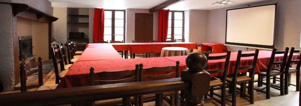 Le Victor Hugo - Hotel Et Restaurant - Logis Hotels Saint-Céré Dış mekan fotoğraf